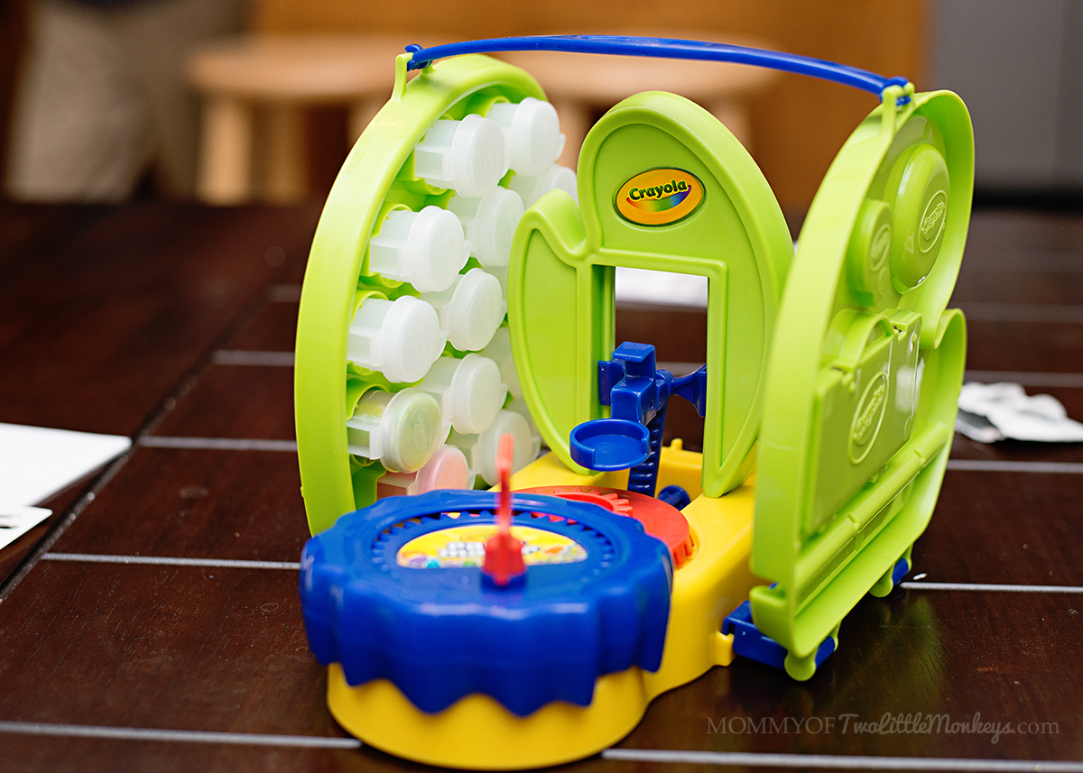 Crayola Paint Maker Holiday Gift Idea for Kids! Mommity