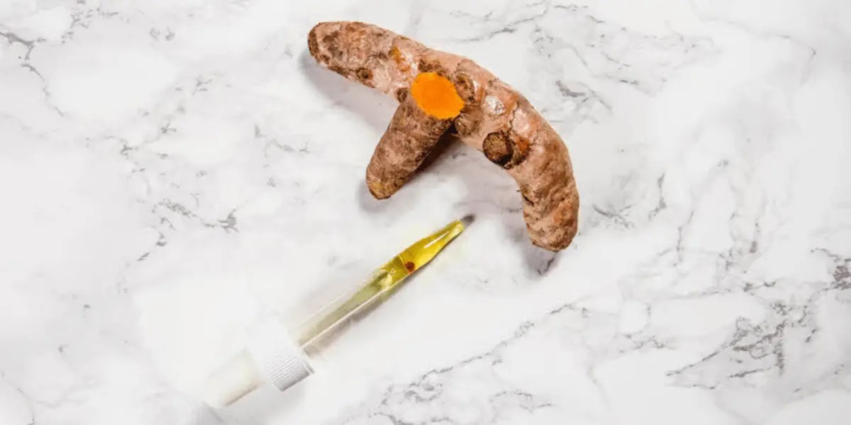 Homemade Turmeric Oil Infused with Coconut Oil (Face + Skin)