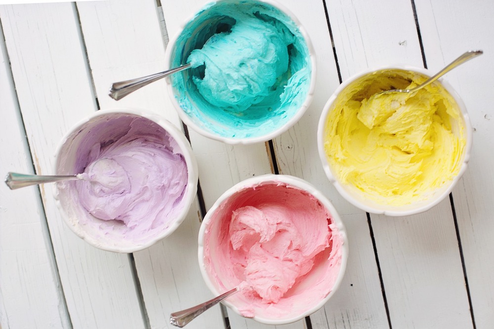 How To Make Edible Spray Paint For Cakes Mom's Baking Co.