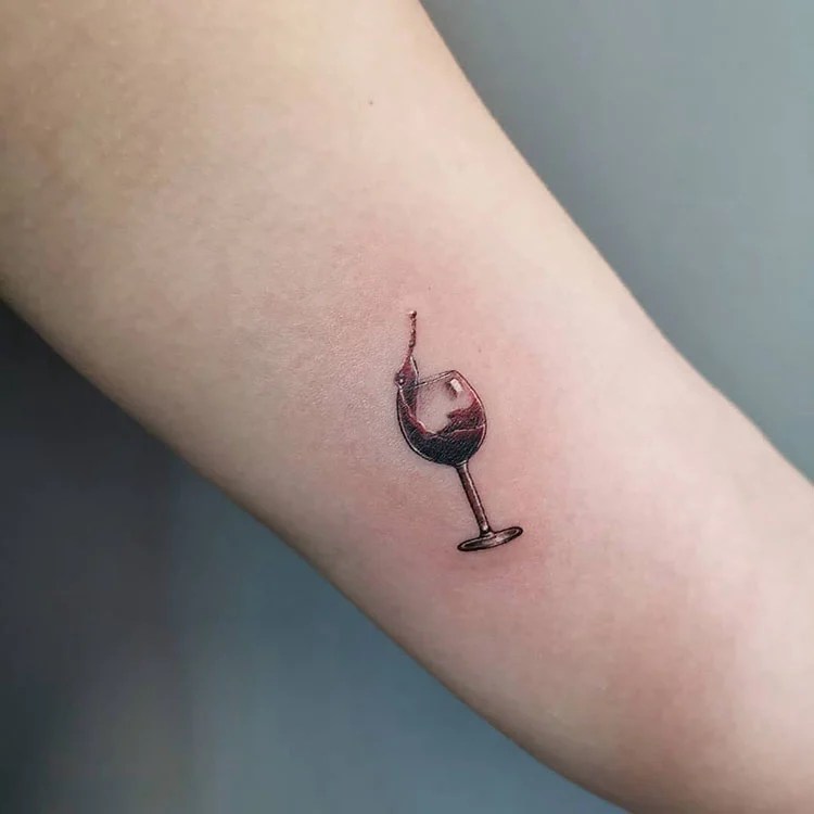 27 Cute and Small Tattoo Ideas for Women Mom's Got the Stuff