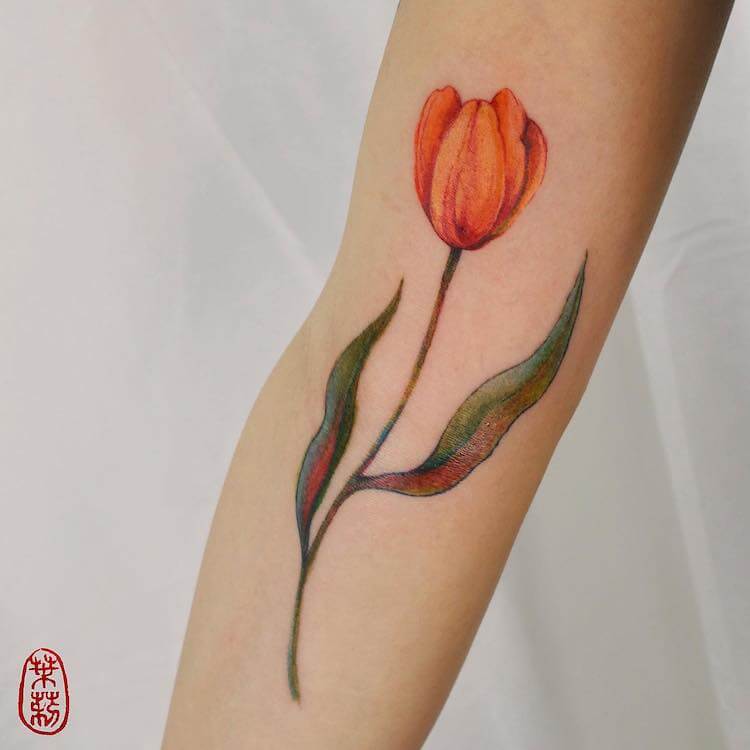 20 Beautiful Tulip Tattoo Ideas Mom's Got the Stuff