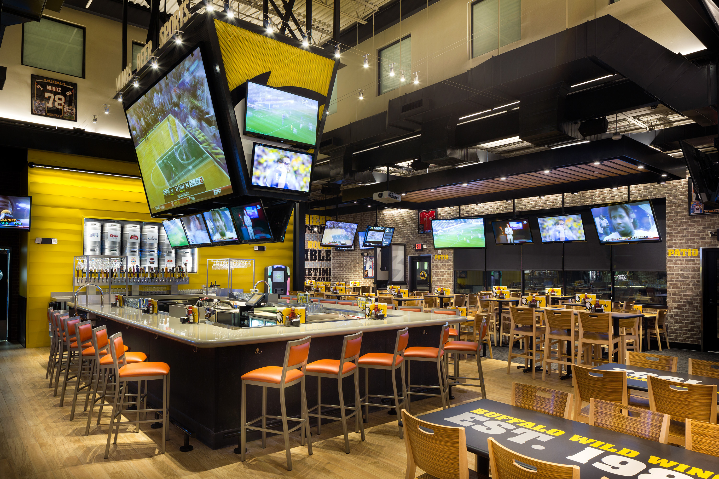 Nueva sucursal de BUFFALO WILD WINGS en la Ciudad de México MonchiTime