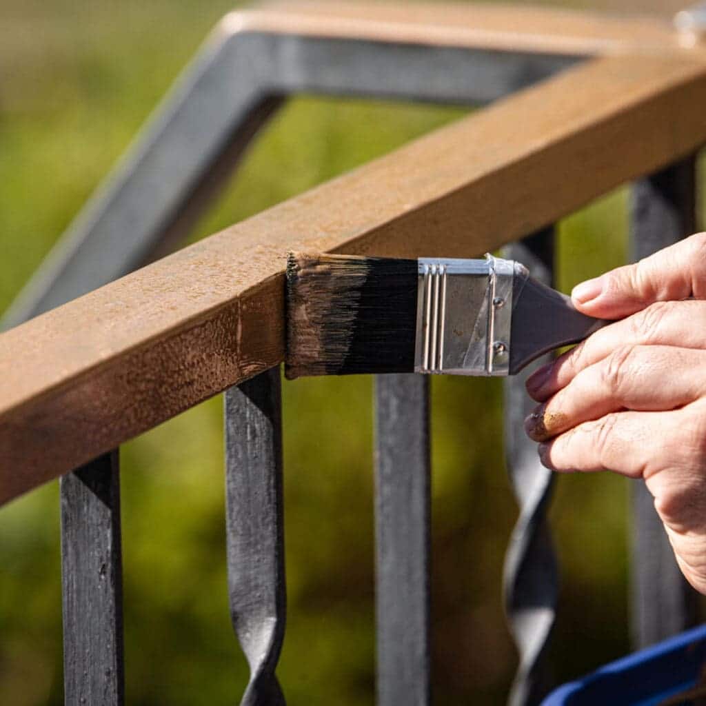 Enamel Vs. Acrylic Paint Understanding The Differences Mondoro