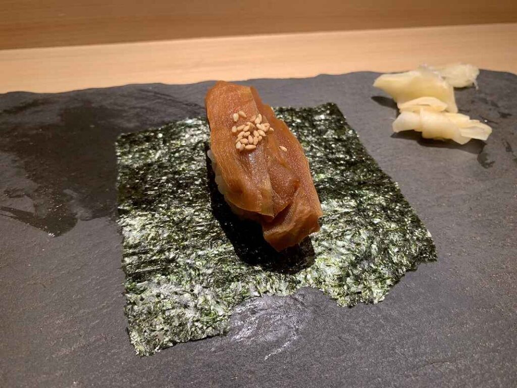 まんてん鮨(丸の内) 3,300円のおまかせコースを堪能！コスパ最強！｜まねりて