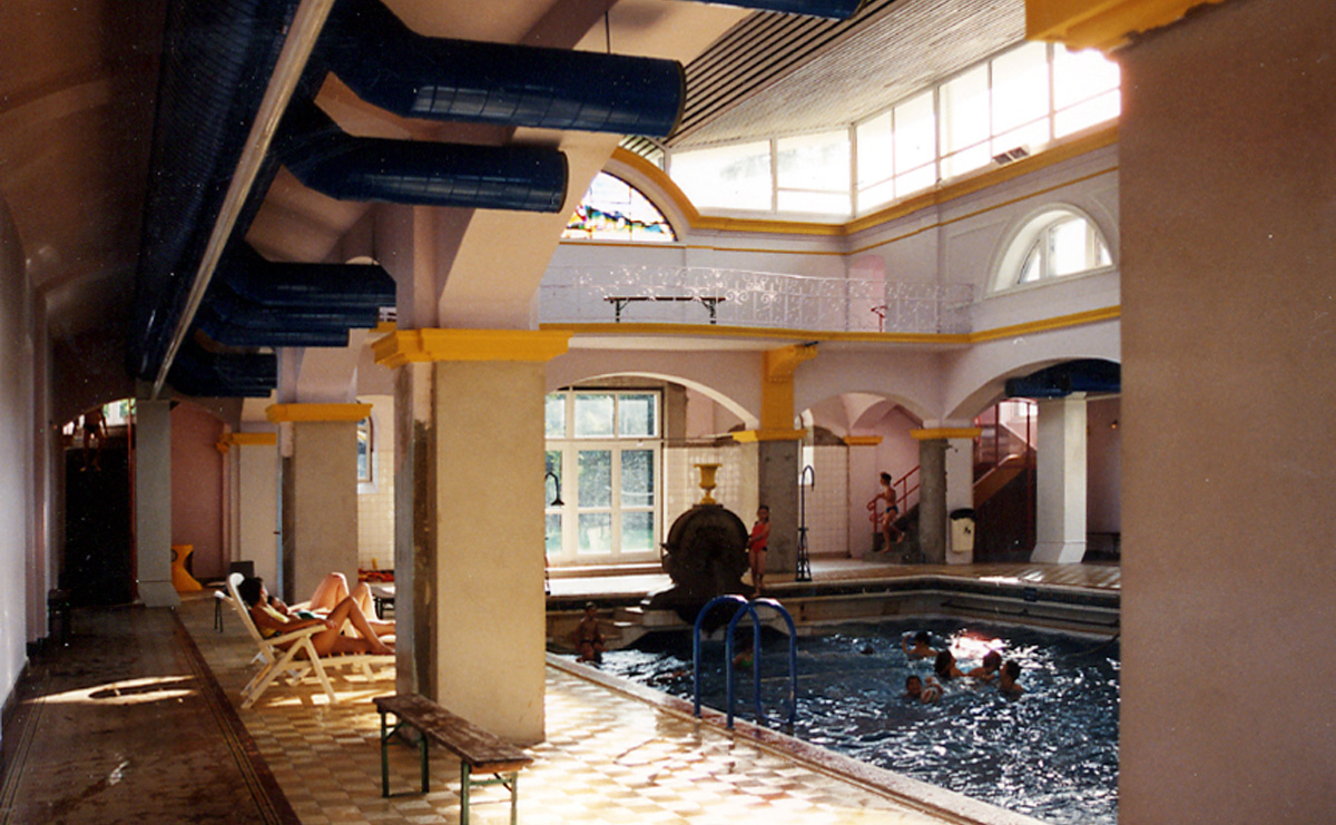 Mongiello & Plisson Piscine / Sainte Marie Aux Mines Vues intérieures