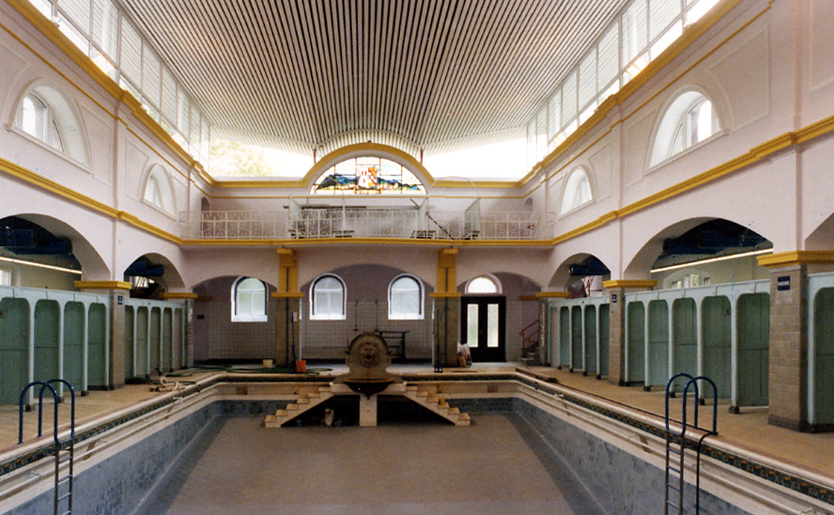 Mongiello & Plisson Piscine / Sainte Marie Aux Mines Vues intérieures