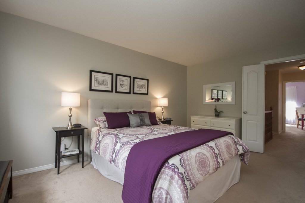 44 Meadowbreeze Drive, 289,900 KANATA Monica Hollands