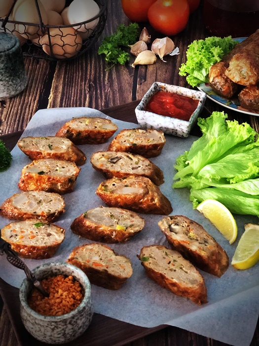 Pork Ngoh Hiang (Chinese Fried Meat Rolls in Bean Curd Skins) Making