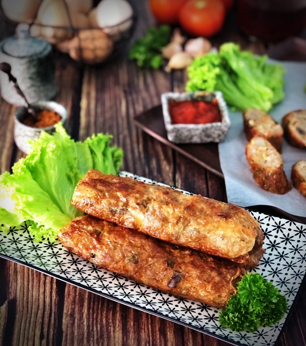 Pork Ngoh Hiang (Chinese Fried Meat Rolls in Bean Curd Skins) Making