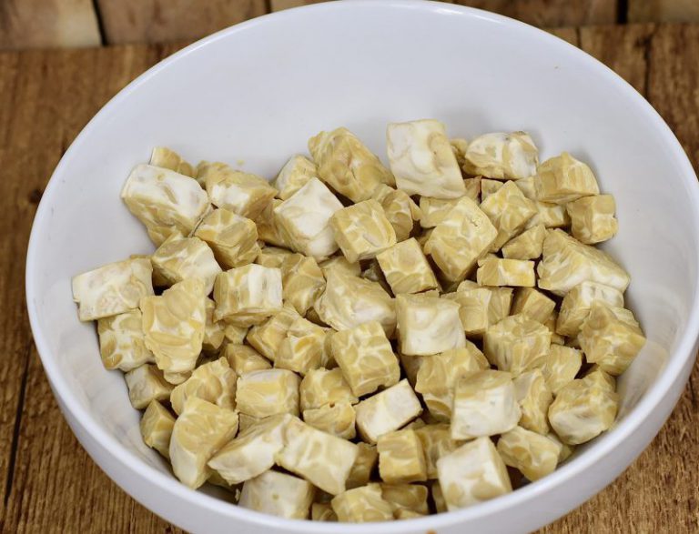 Alles wat je moet weten over tempeh + recept lekkere vegan maaltijd
