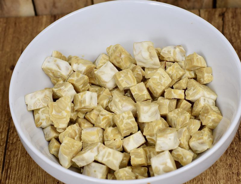 Alles wat je moet weten over tempeh + recept lekkere vegan maaltijd