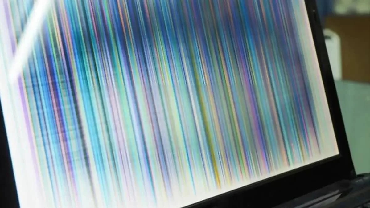 What Causes Monitor Flicker? How to Fix Monitor Flickering On and Off