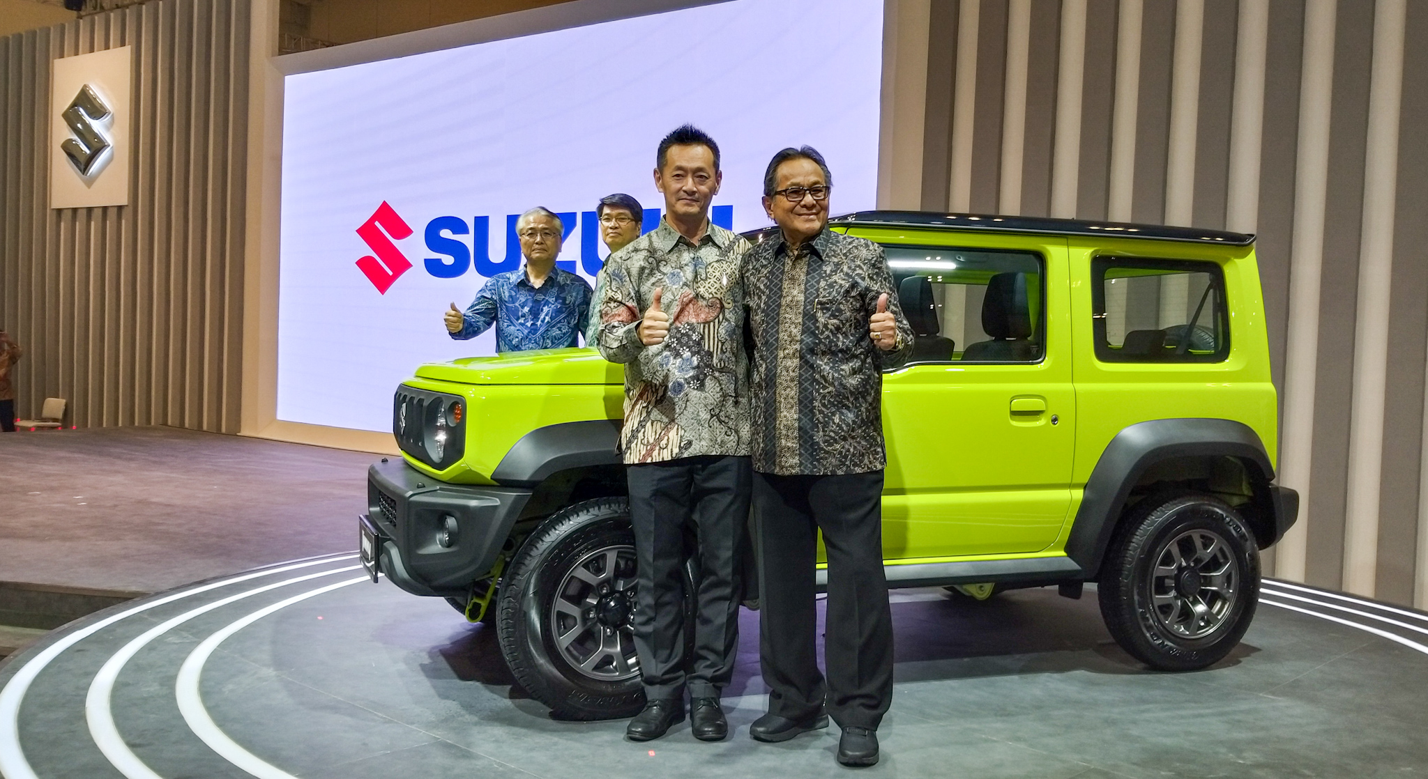 Hanya saja, jimny generasi terbaru yang dibawa ke indonesia dipasarkan . Suzuki Jimny Generasi Ke 4 Dirilis Langsung Hampir Sold Monkeymotoblog