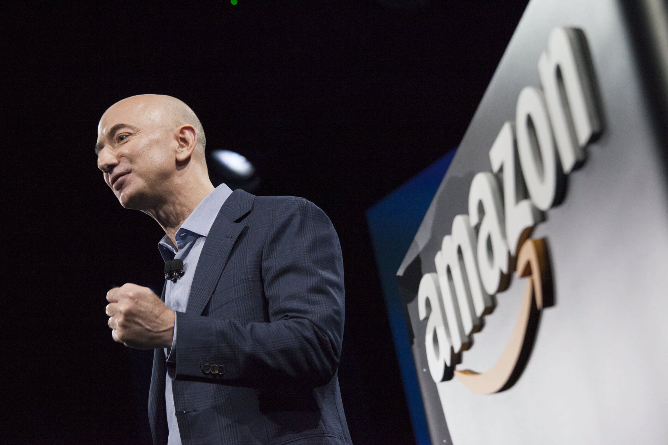 Jeff Bezos and the Rise of Amazon 'Monomousumi'