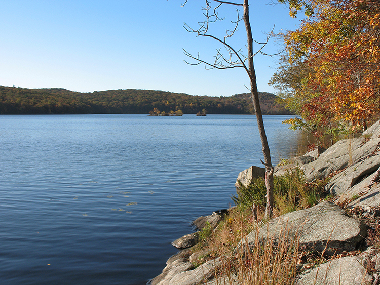 Town of Monroe, New York > Community > Parks & Recreation > Mombasha Lake