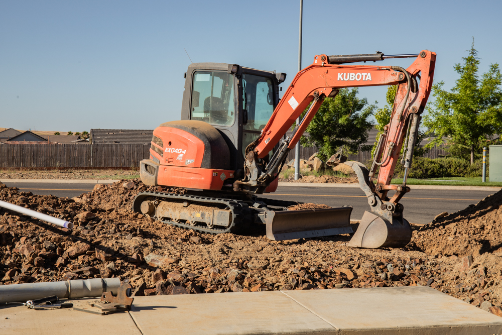 Mini Excavator Jobs Near Me / Gehl S Z17 Compact Excavator Hugs A Wall