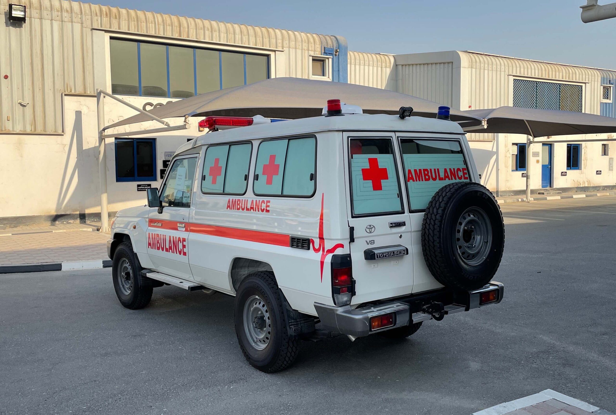 Toyota Land Cruiser Hard Top Ambulance LX78 2022 Monstro
