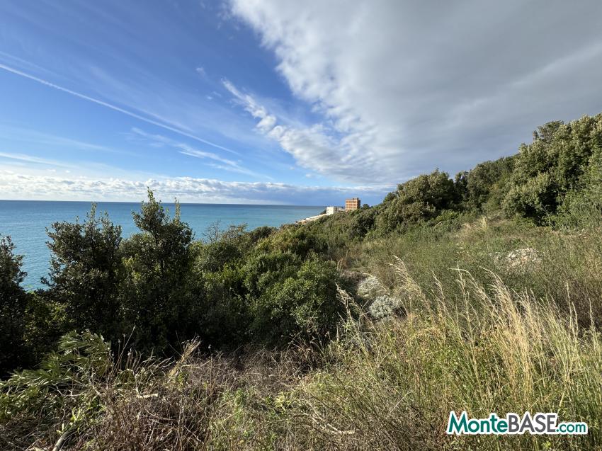 Land for sale by the sea in Utjeha (Kunya) on the