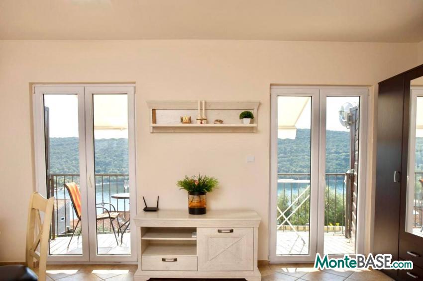 Studio with sea view in Bigovo on the