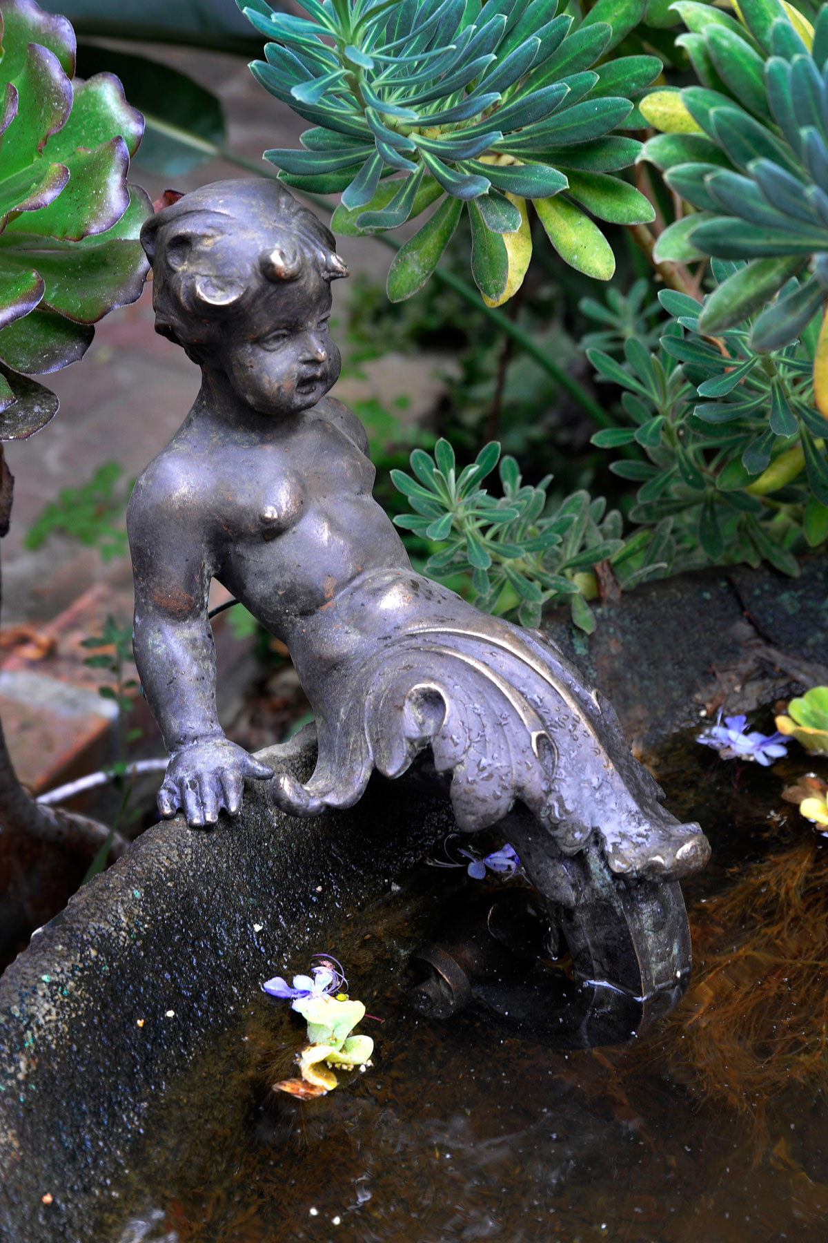 Montecito Design Courtyard & Pond Accents Kettle Boy