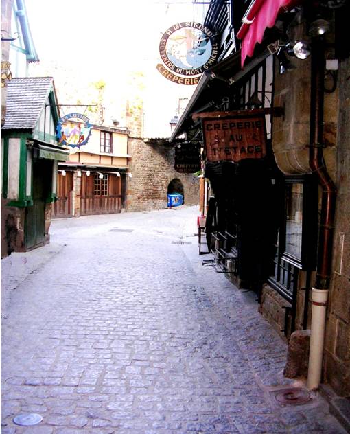 La Rue Basse Mont-Saint-Michel