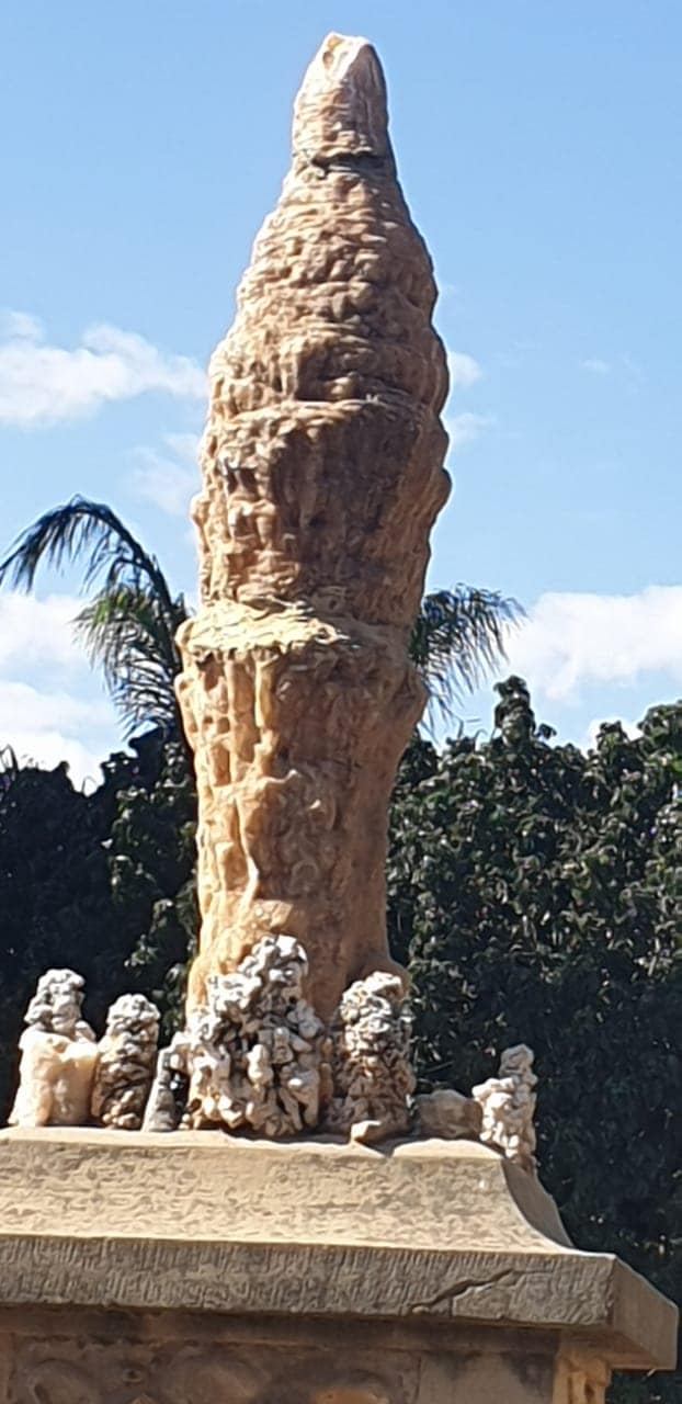 Oudtshoorn/NG Kerk/ Groot Trek/Volstruise/Verepaleise en geboue/C Walis