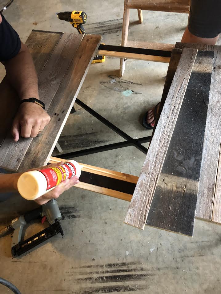 Make it Mondays Patio Table Redo Moola Saving Mom