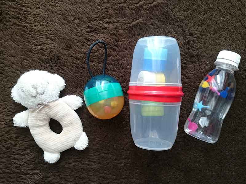 ガラガラの手作り体験談!赤ちゃんにおすすめおもちゃ15選 マーミー