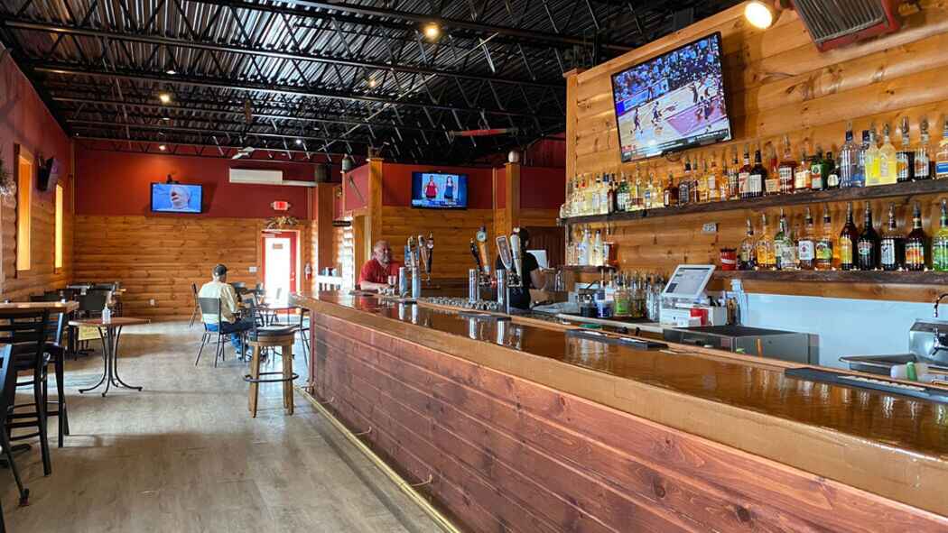 Hotels, Restaurants, & Attractions Near Moonlit Ridge, Maine