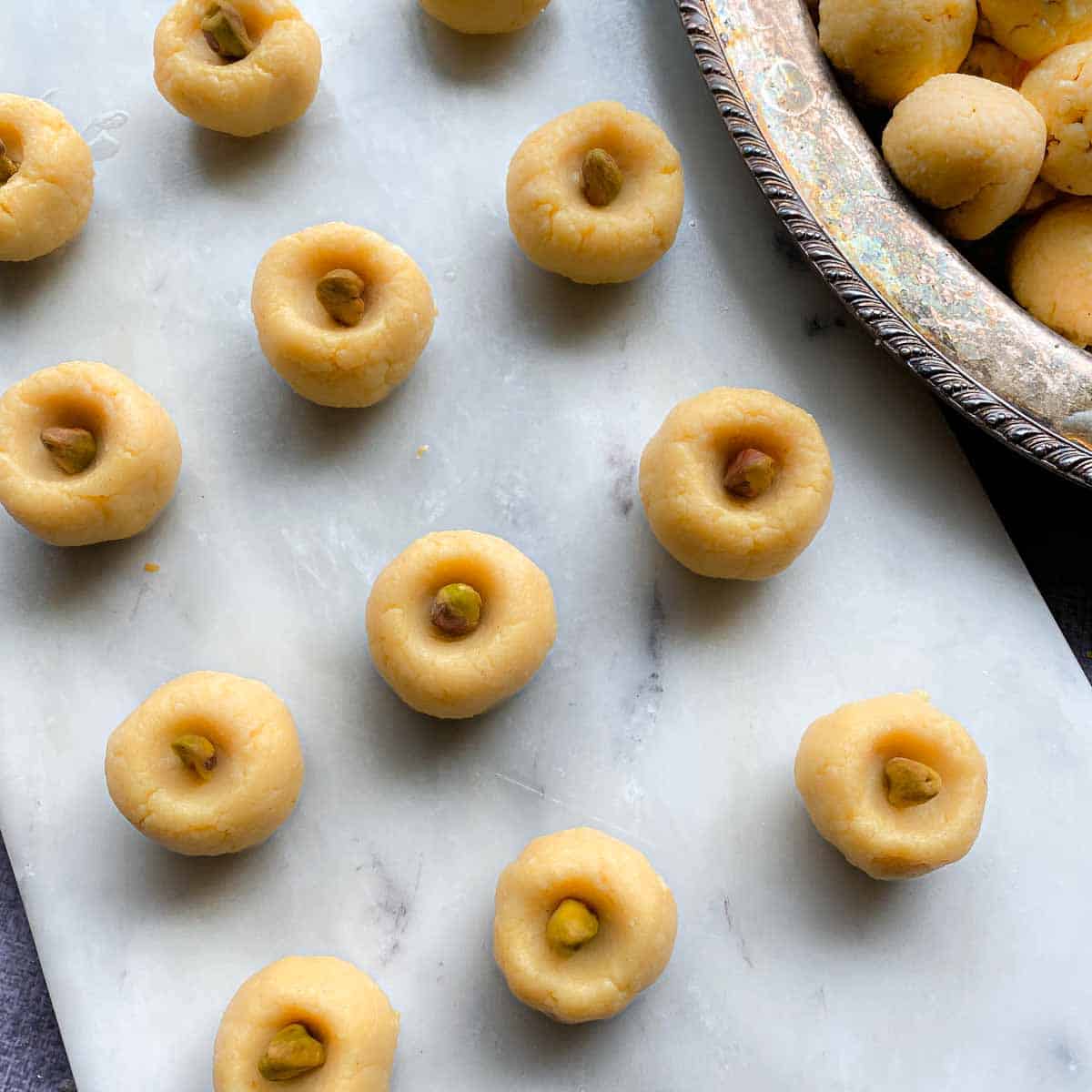 Kesar Malai Peda with Condensed Milk and Milk Powder