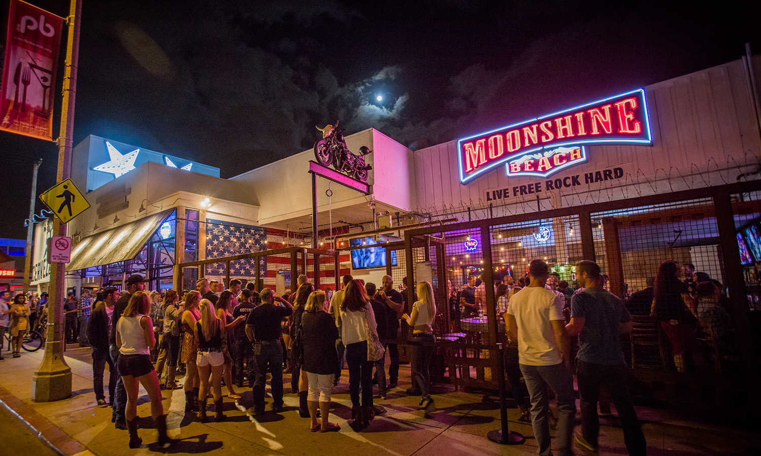 The 15 Best Bars in Pacific Beach for 2023 The Modern Eclectic