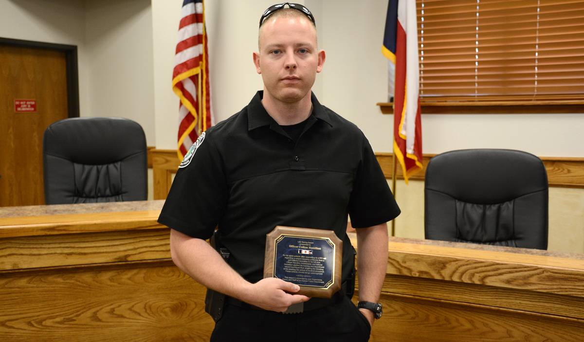 Dumas police officer receives Life Saving Award Moore County Journal