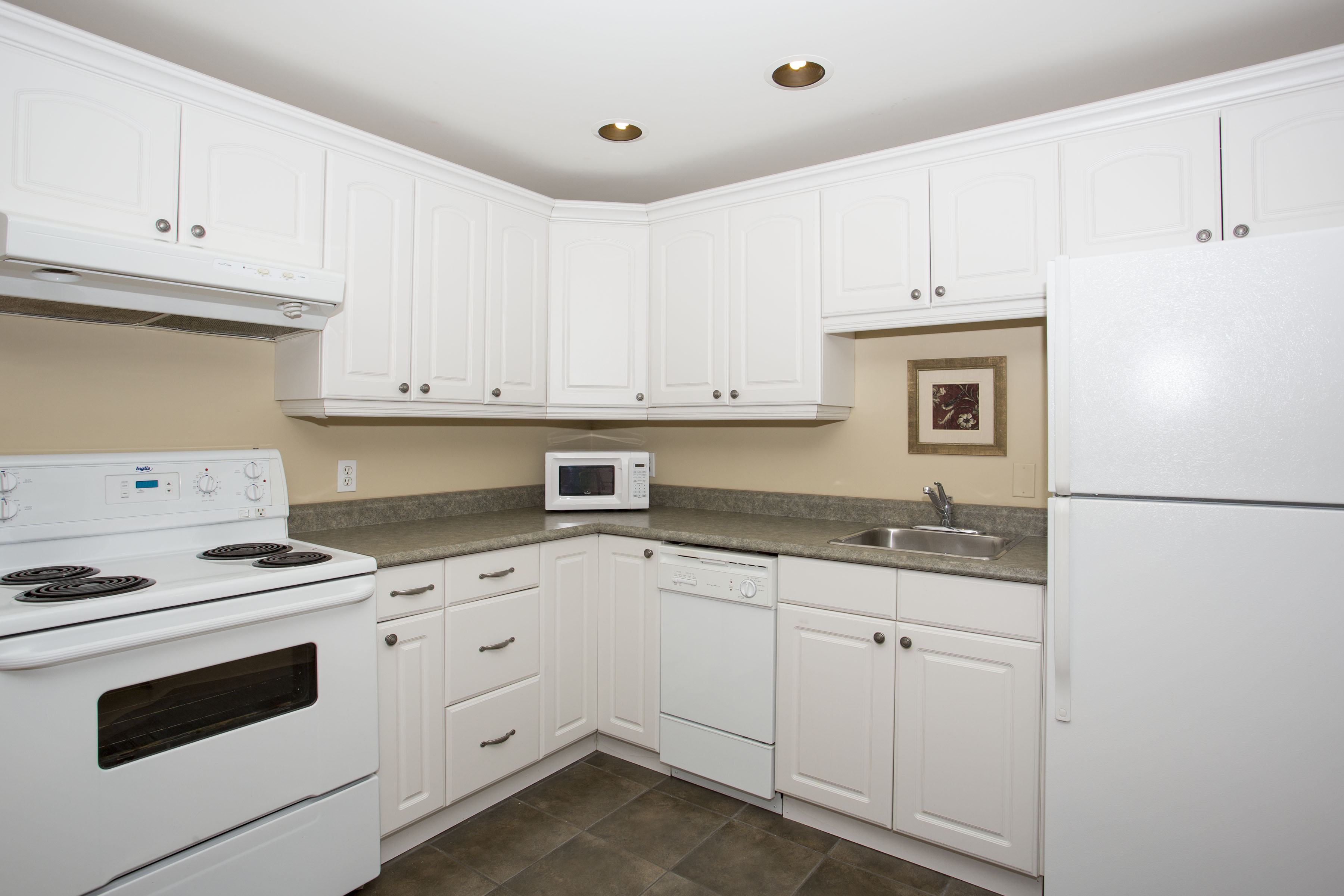 011 Moore Suites Furnished Apartments