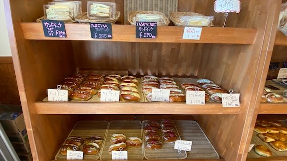 【鈴木屋 富士市】大人気のパン屋でヒルナンデスにて紹介されたご当地グルメのもちパンを発見！ もぺもぐ