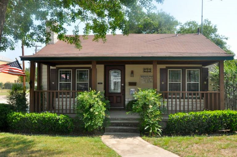 About Us & Our Services Morales Realty