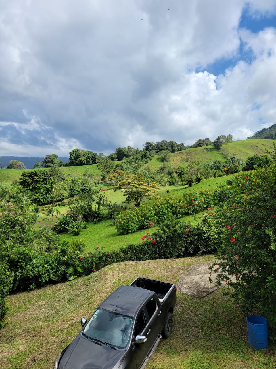 Fantastic 2 bedroom 2 bath Lake and Volcano view home Moran Real