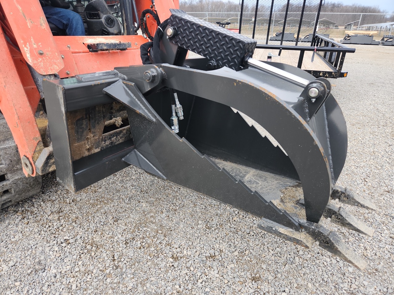 CID 35″ Stump Bucket with Grapple More Farm Stores