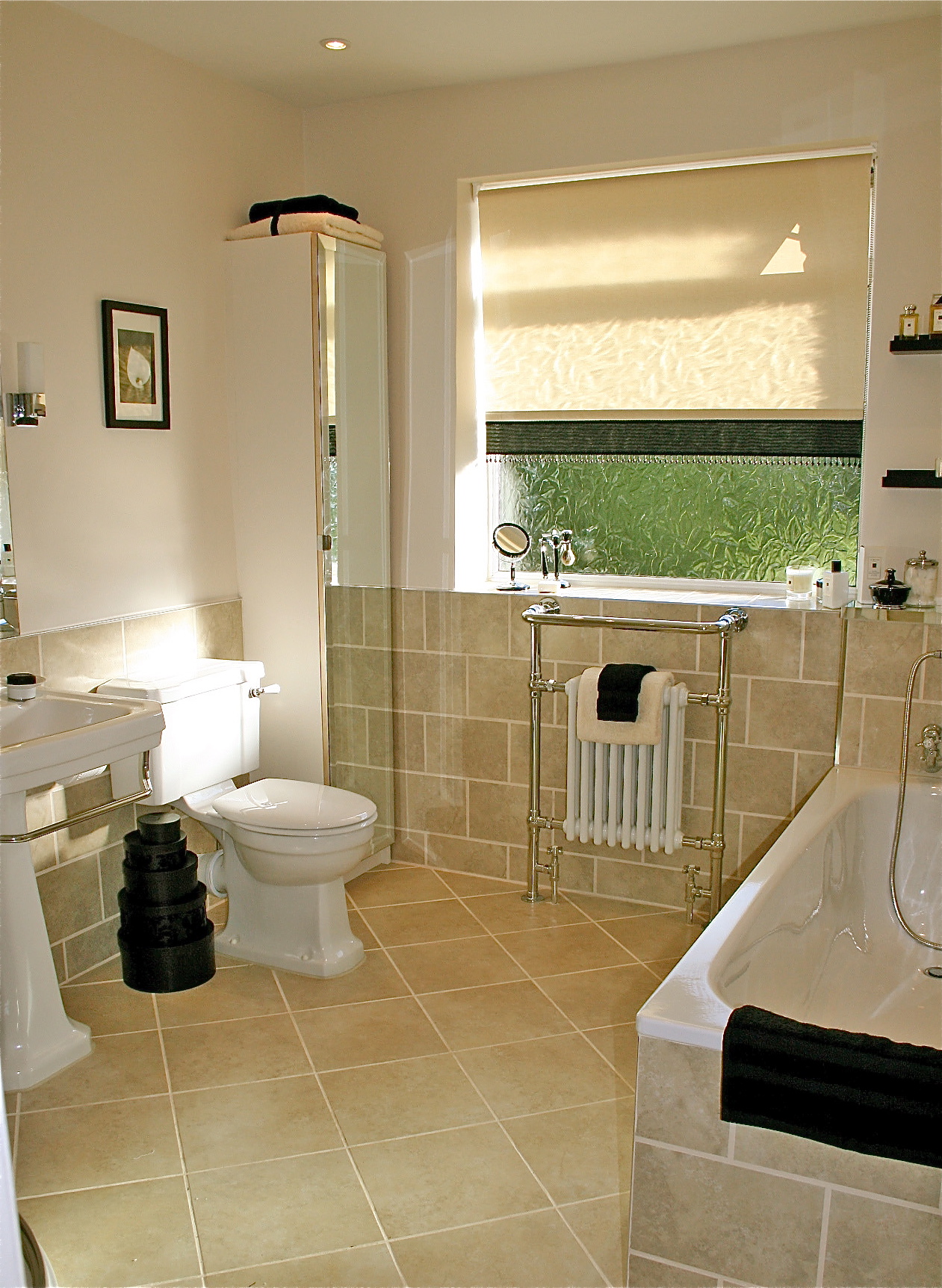 Tips How to luxe up a bathroom roller blind MAKE IT MOREGEOUS