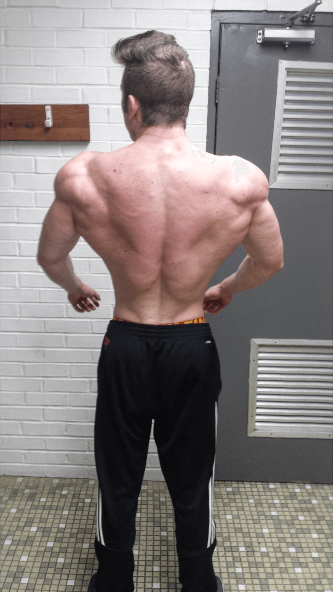 How To Get An Aesthetic V Taper And A Tiny Waist