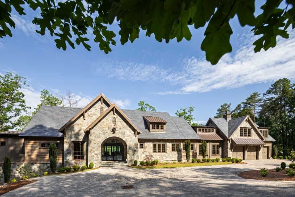 Custom Lake House in South Carolina MORESUN