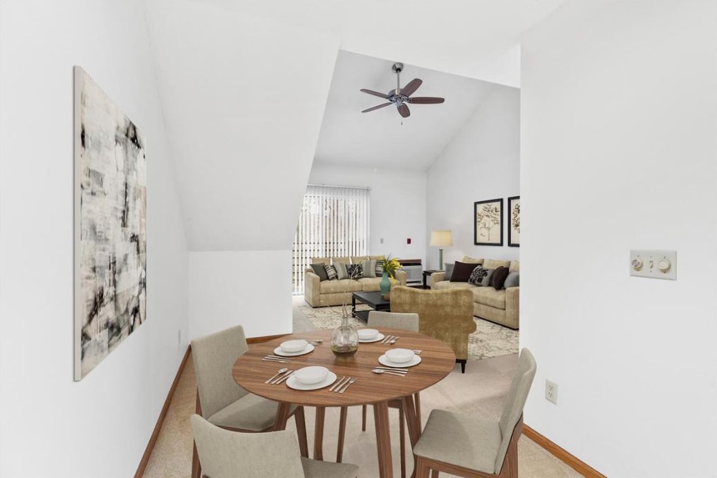 Foxtail Meadows Apartments For Rent in Pewaukee, Wisconsin