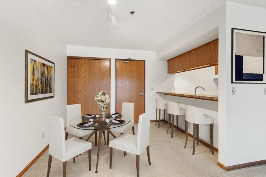 Fairway Meadows Apartments For Rent in Franklin, Wisconsin