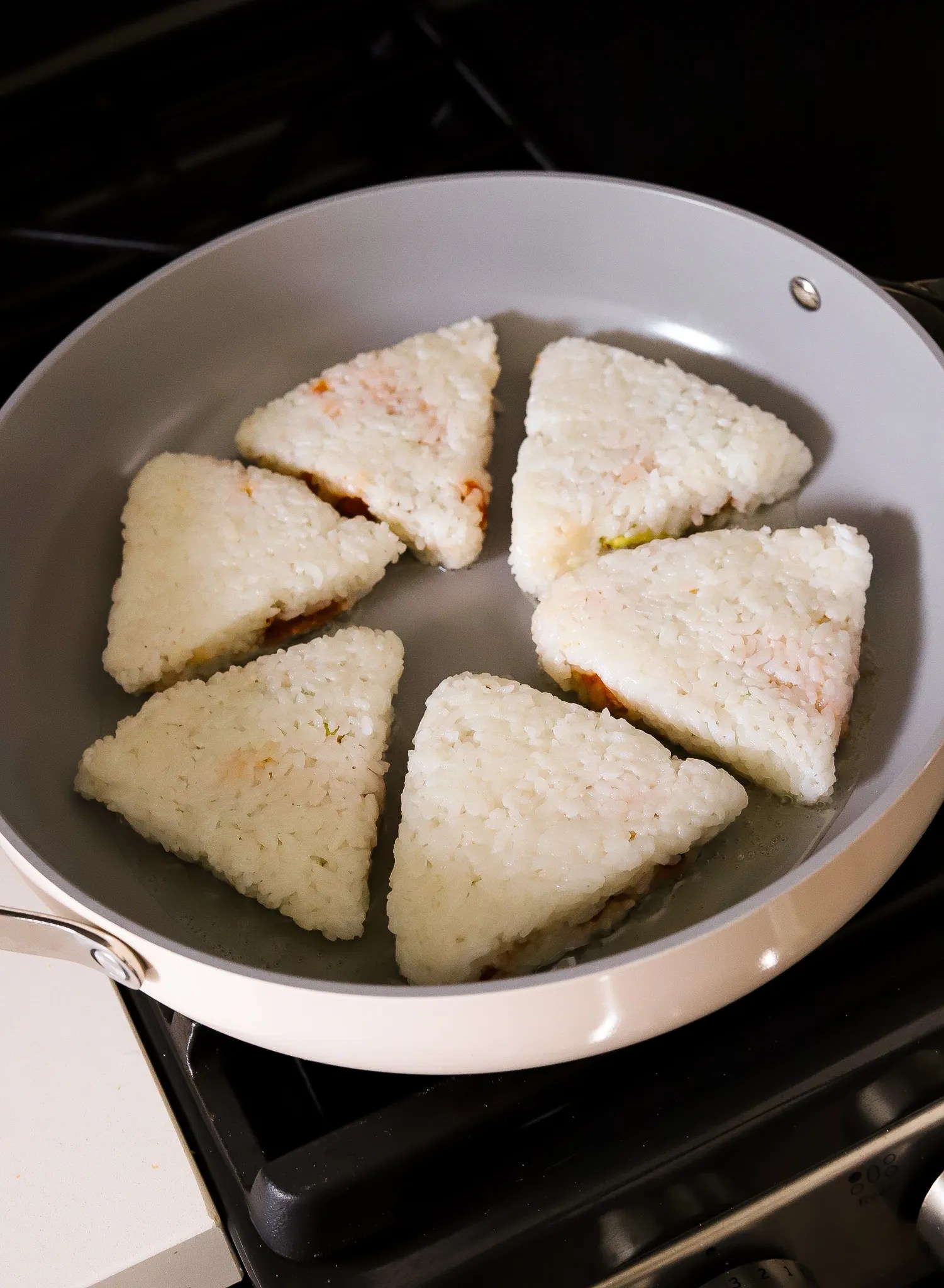 Onigiri with Spicy Tuna Moribyan