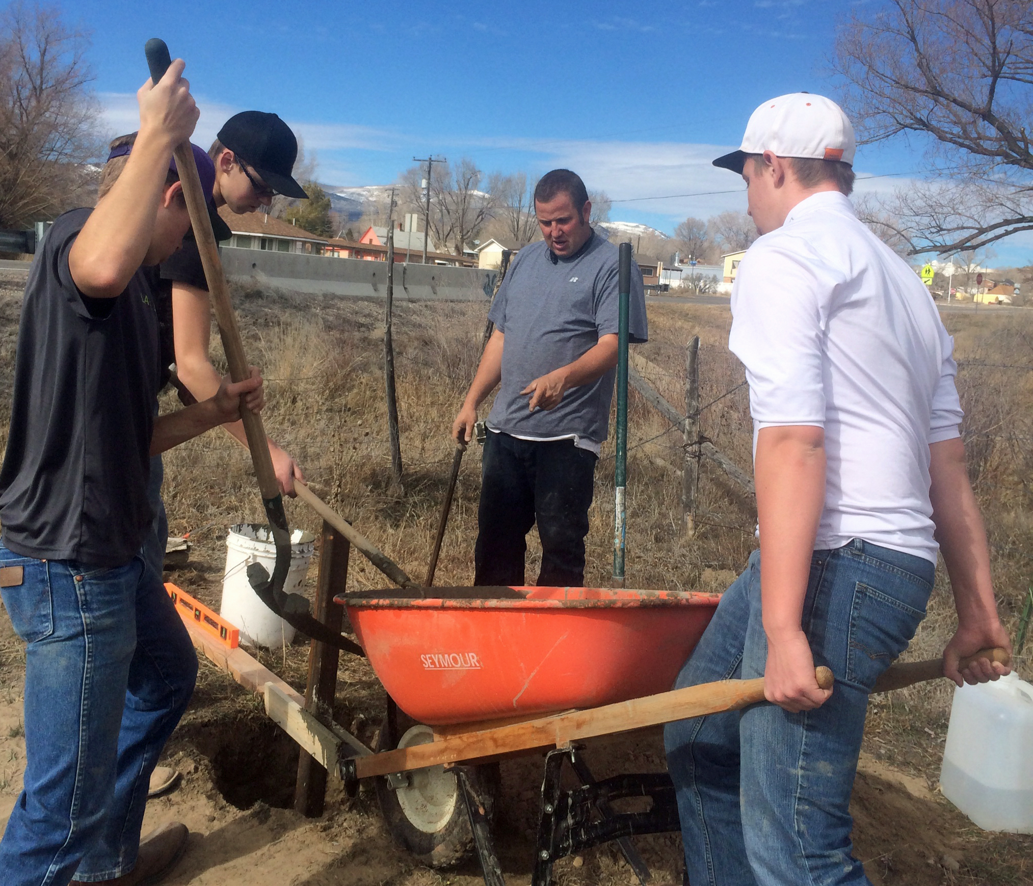 Moroni Entrance Signs Moroni City