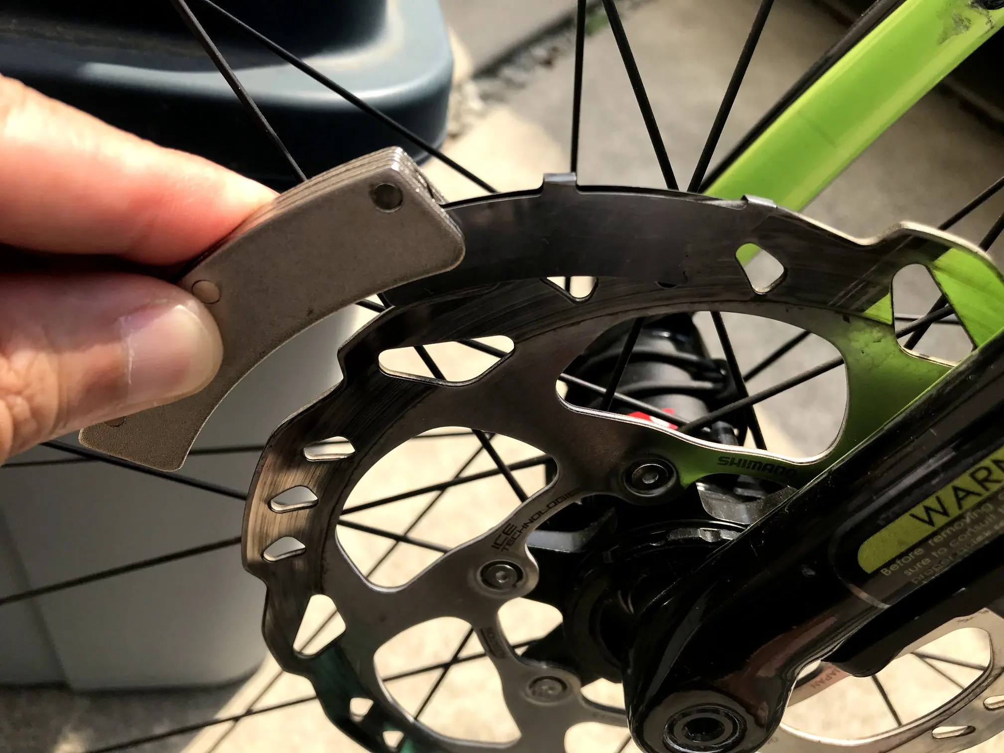 【SALE／86OFF】 自転車 ディスクブレーキパッド 2組の自転車 の ブレーキ パッド 付属のコンポーネント クリアランス調整ツールが