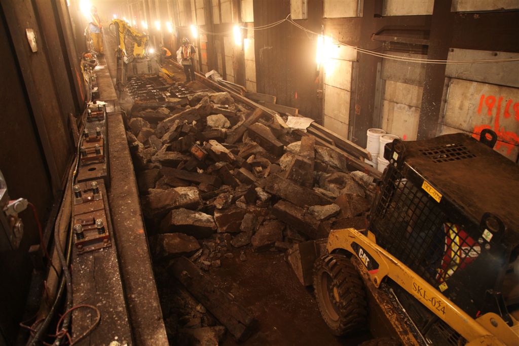 Construction accident injures worker in New York City subway tunnel
