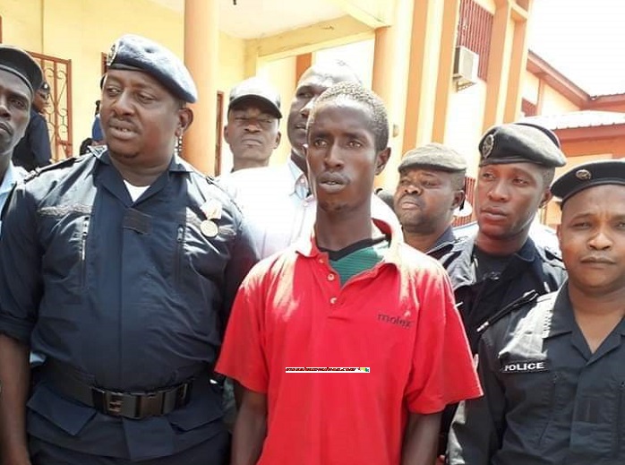 Mamou le présumé assassin d’une jeune femme, présenté au commissariat