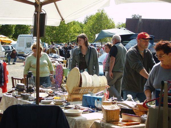 AUJOURD'HUI BROCANTE DANS LE LOIRET