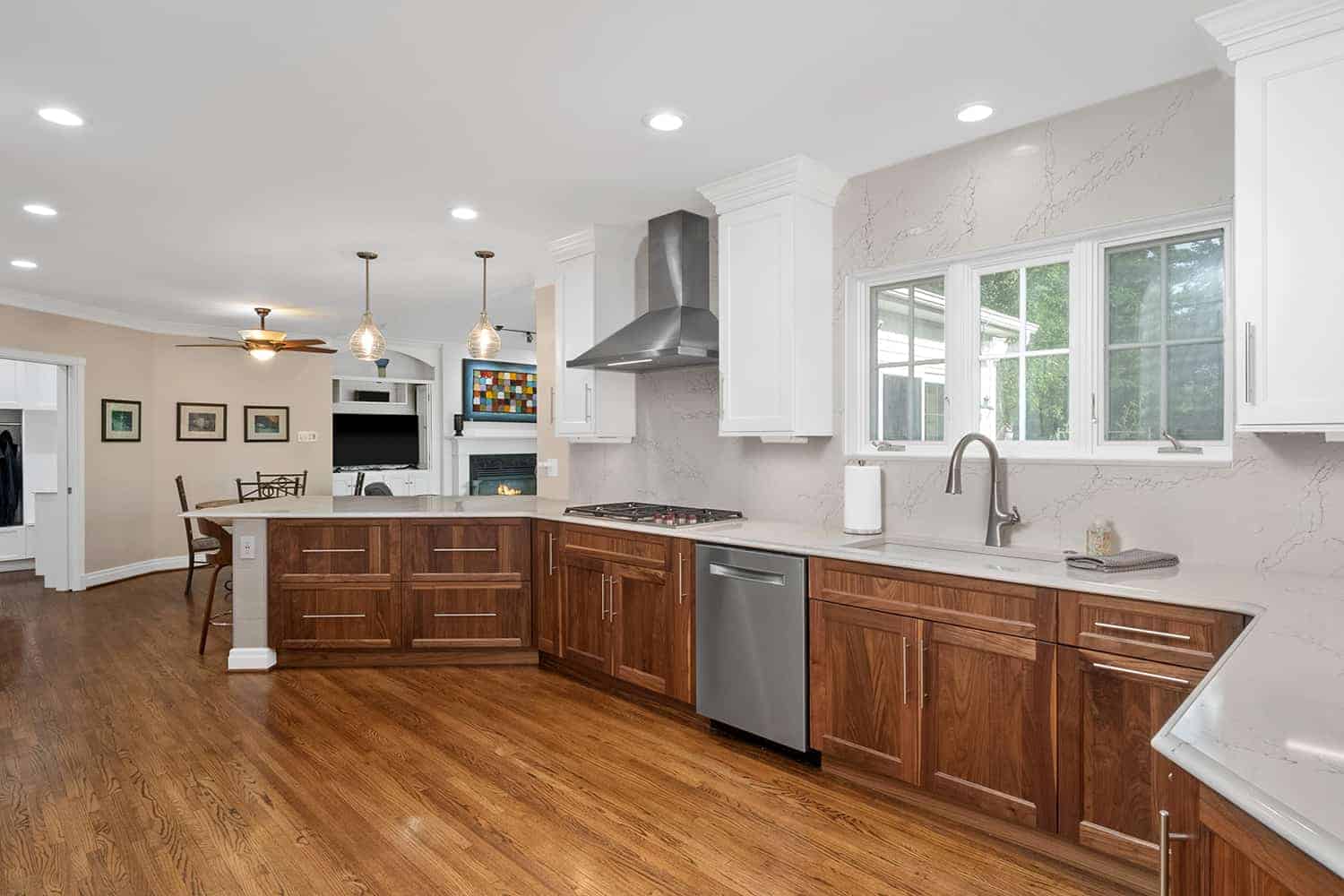 Modern Charm Mosby Building Arts Right Bath Exteriors by Mosby