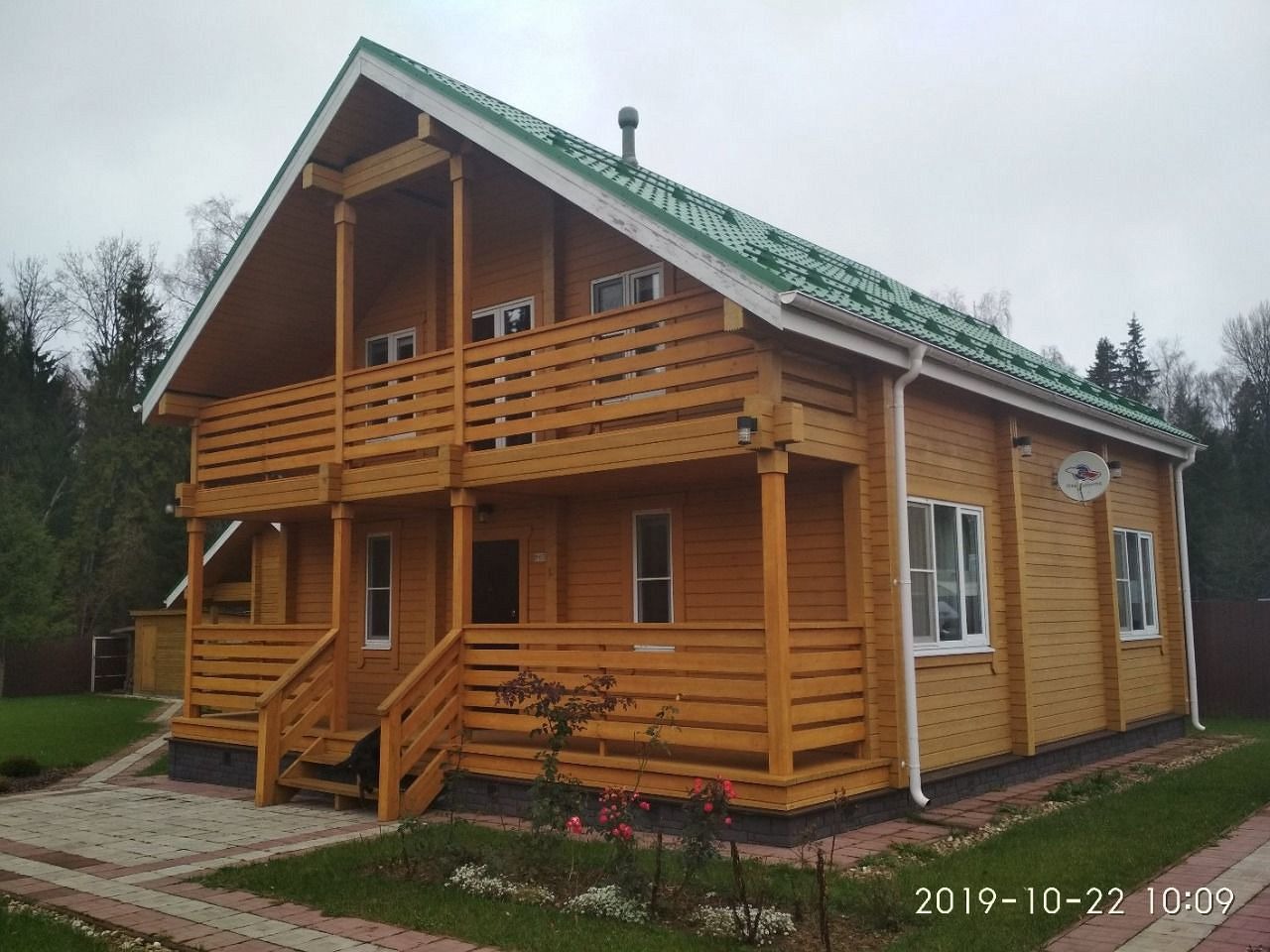 Twostorey house of 180 sqm made of laminated veneer lumber